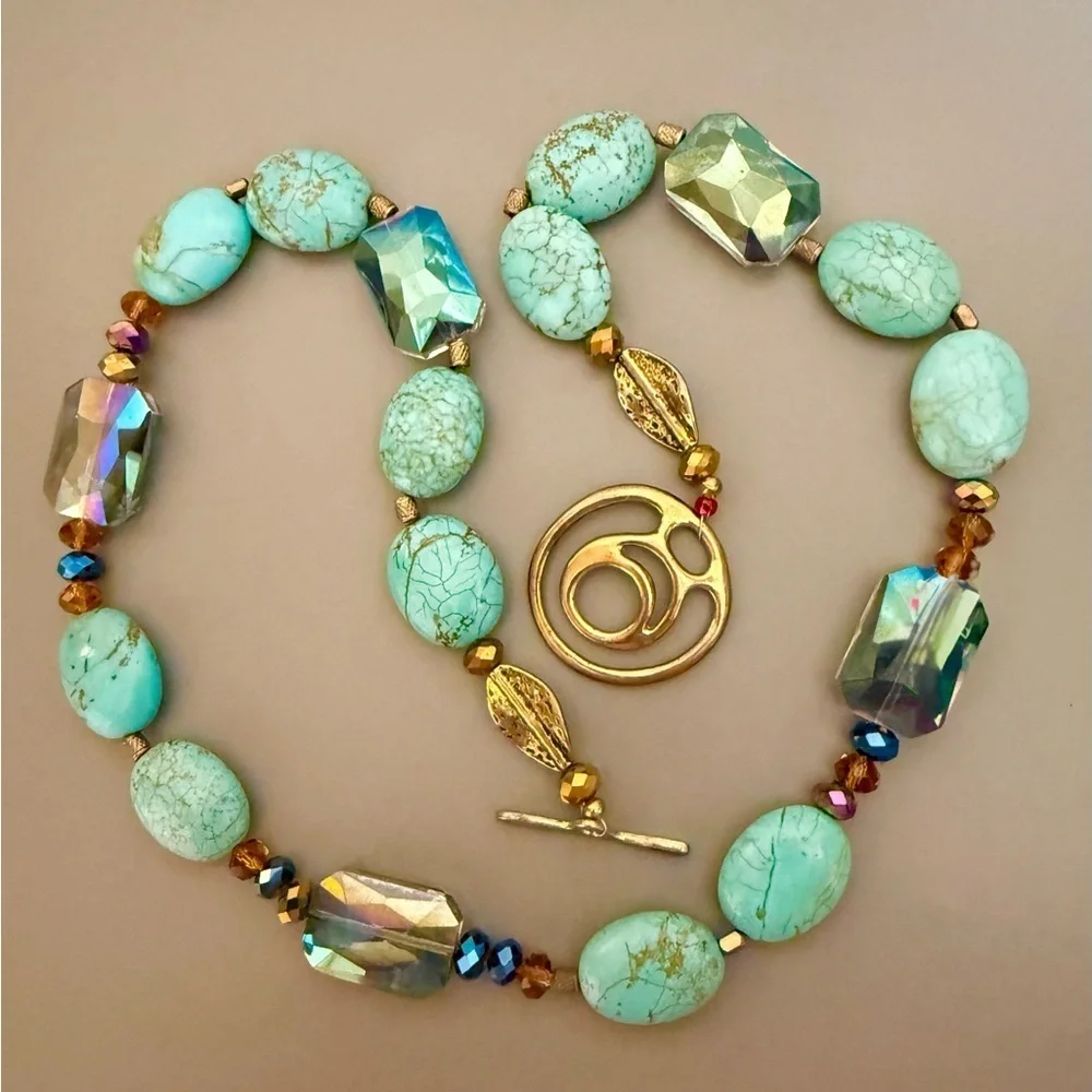 Boho Turquoise Colored Howlite Crystal Toggle Clasp Statement Necklace
